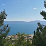 Borovi With Terrace And Parking *