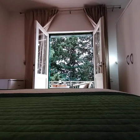 Borovi With Terrace And Parking Apartment *