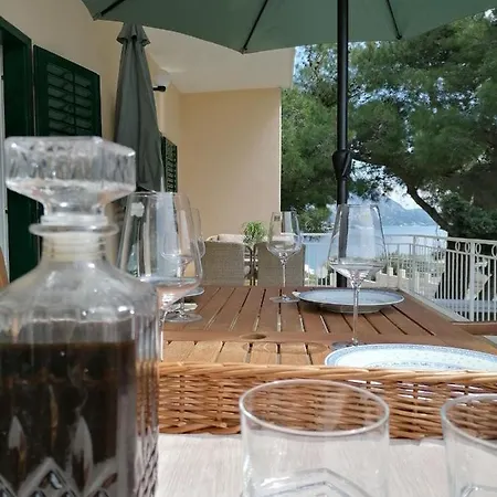 Borovi With Terrace And Parking * Podaca