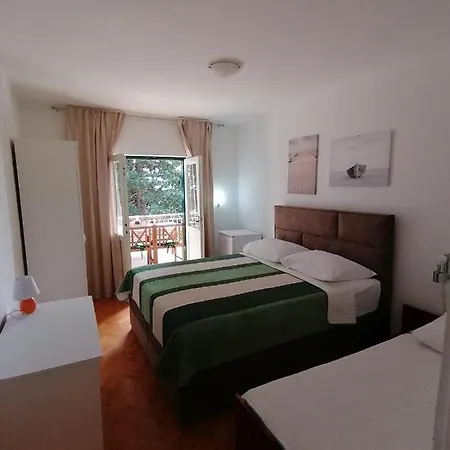 Borovi With Terrace And Parking * Podaca